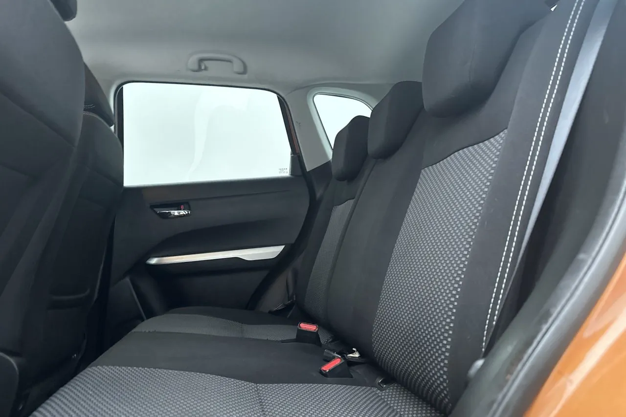 Vehicle image 21