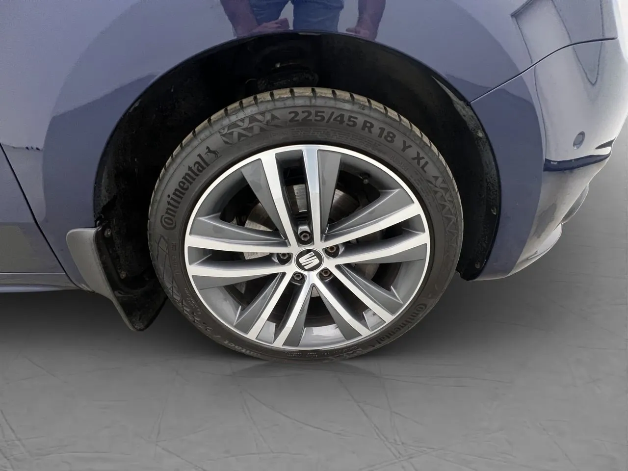 Vehicle image 35
