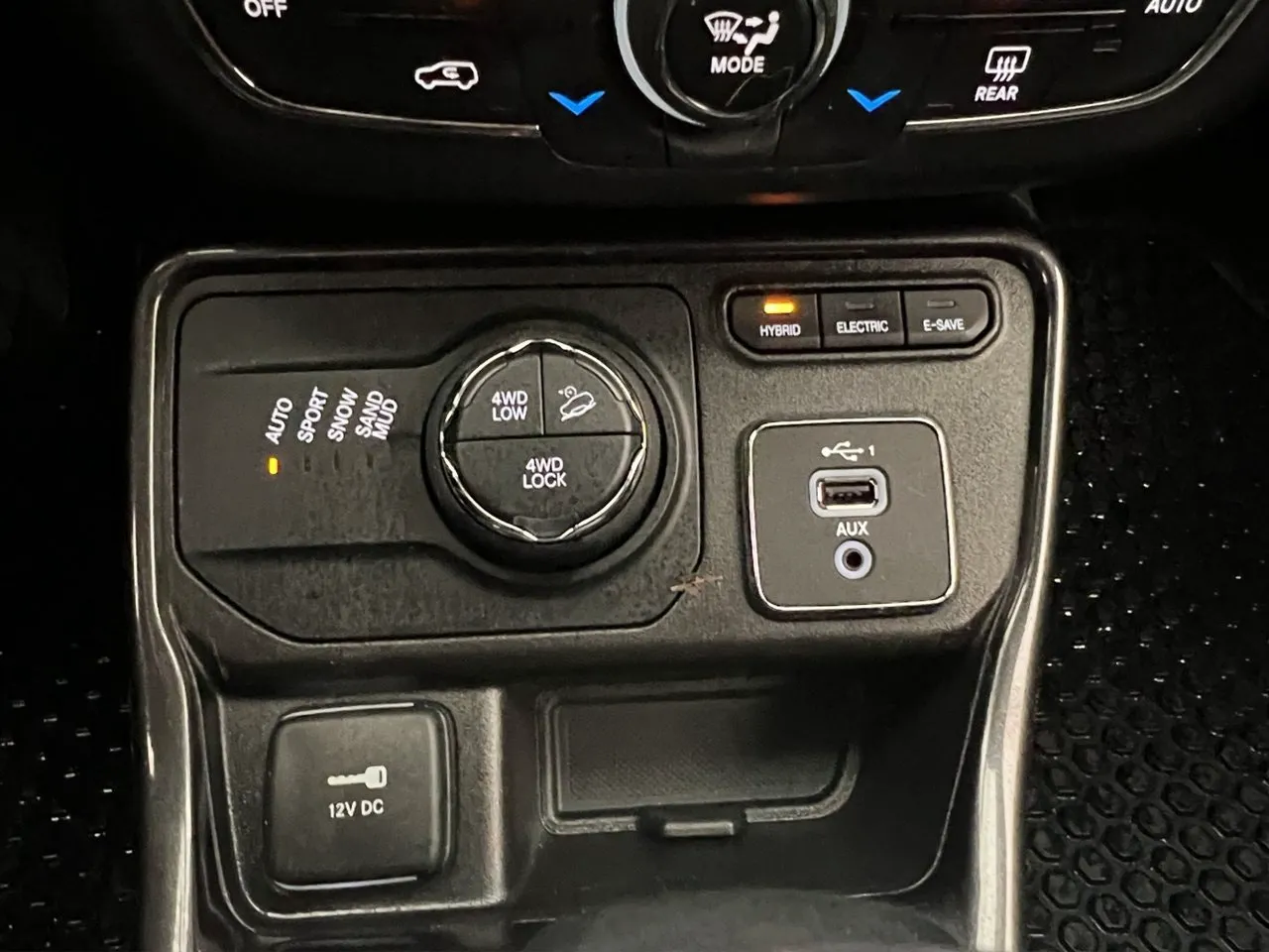 Vehicle image 24