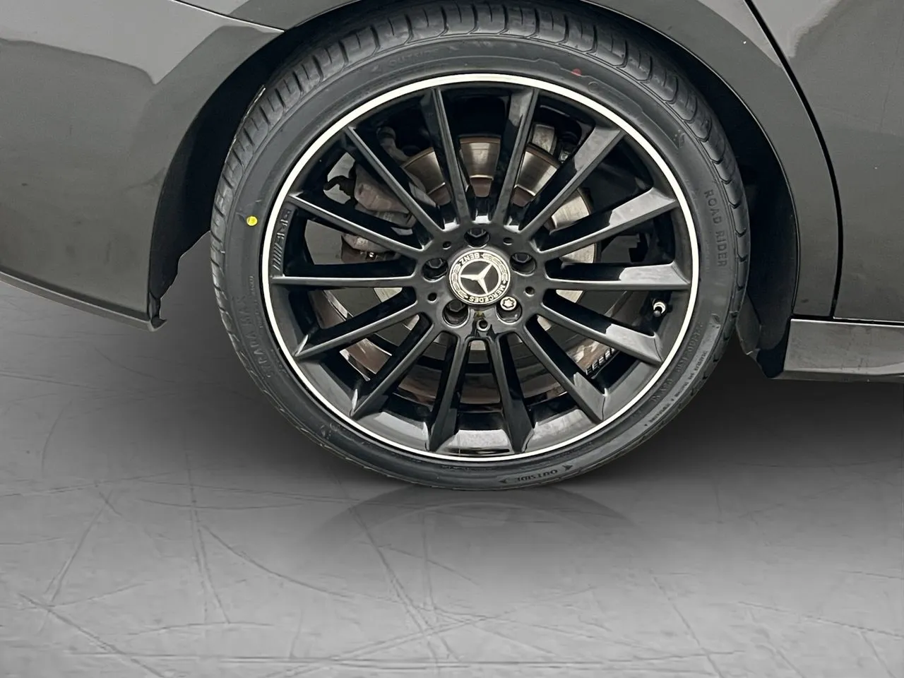 Vehicle image 33