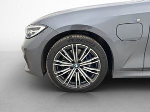 BMW 330 bild 24