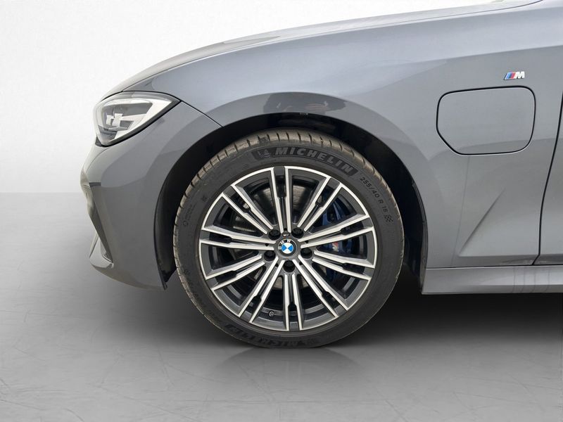 BMW 330 bild 24