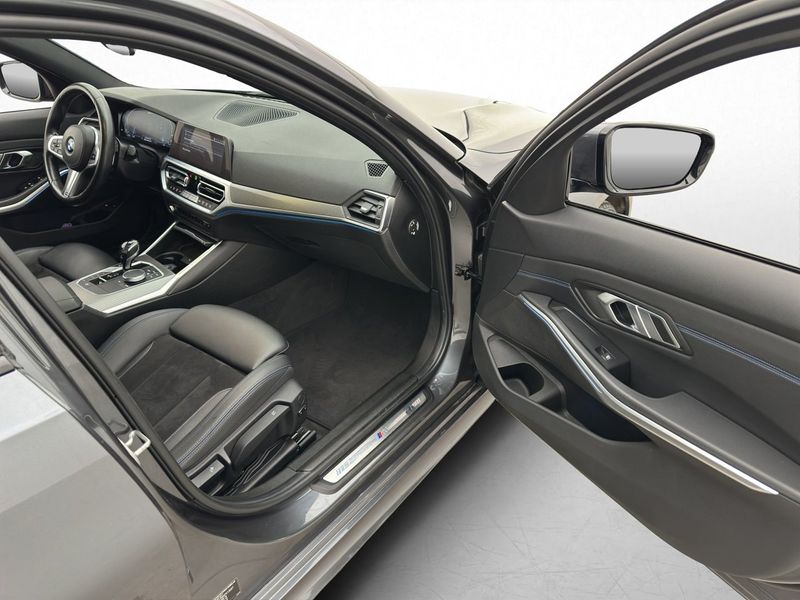 BMW 330 bild 19