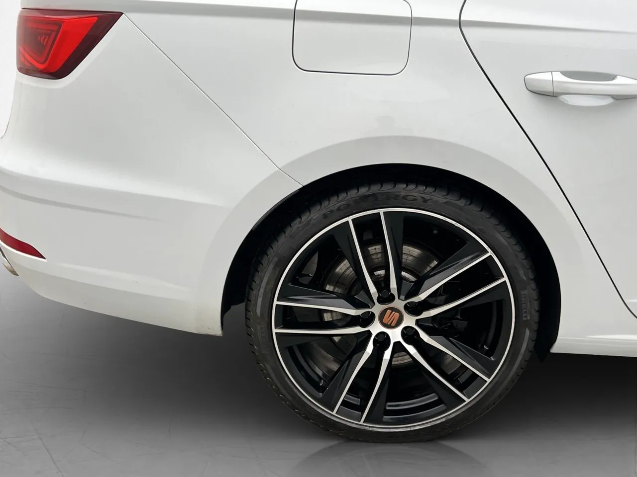 Vehicle image 30