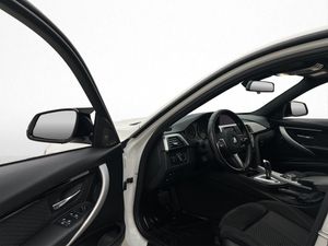 BMW 330 bild 10