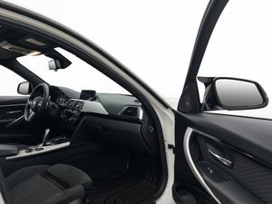 BMW 330 bild 25