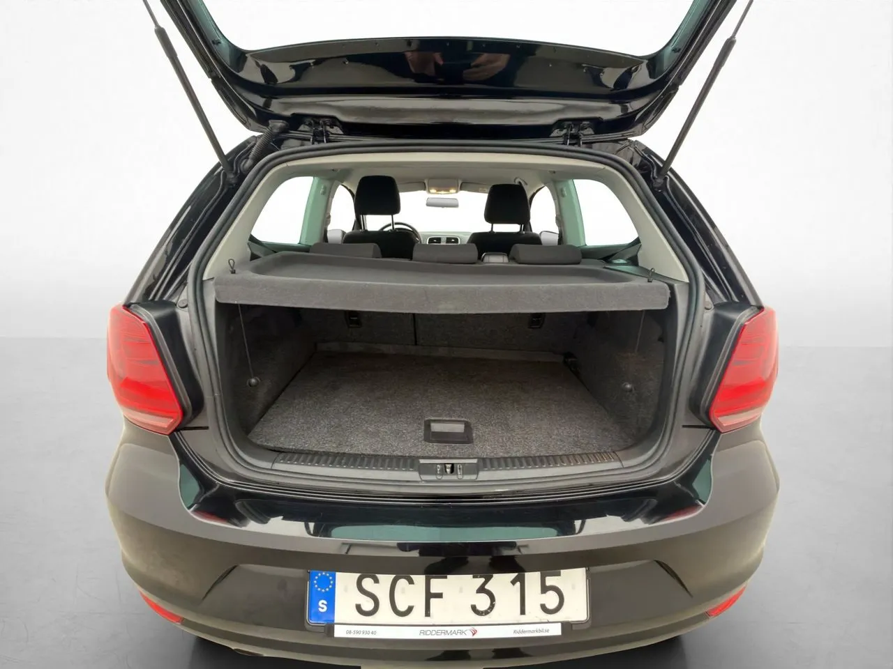 Vehicle image 21