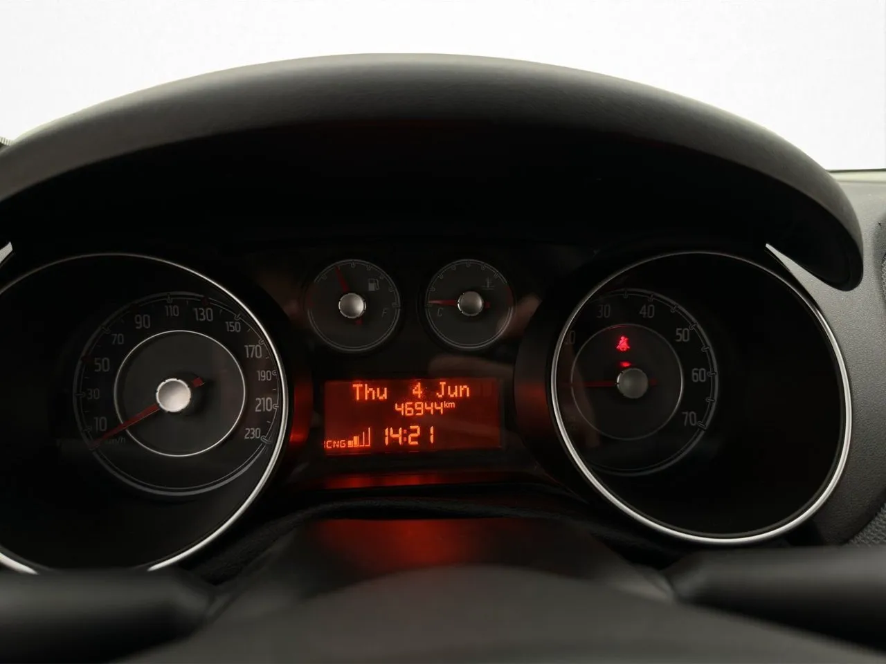 Vehicle image 15
