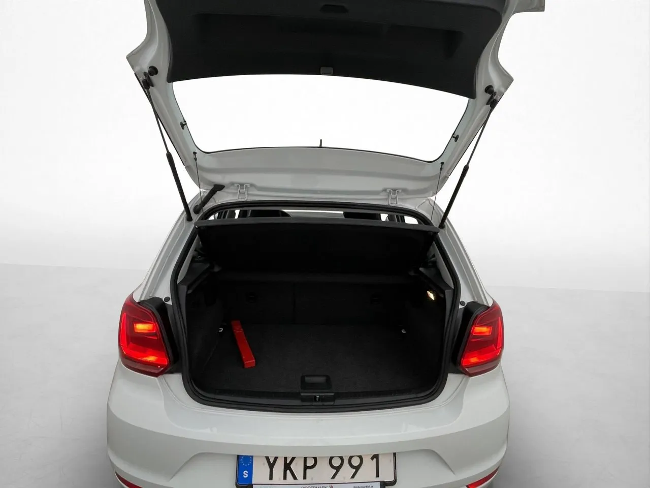 Vehicle image 21