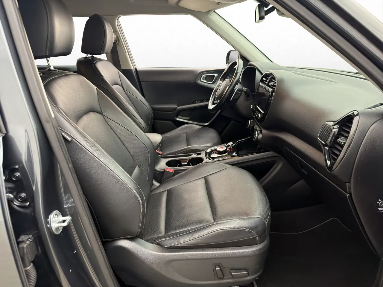 Vehicle image 21