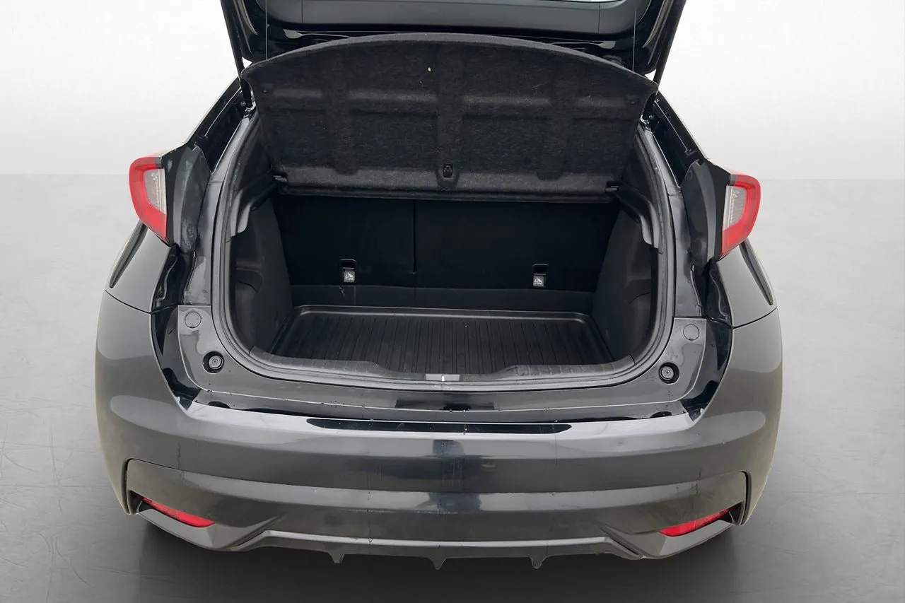 Vehicle image 18