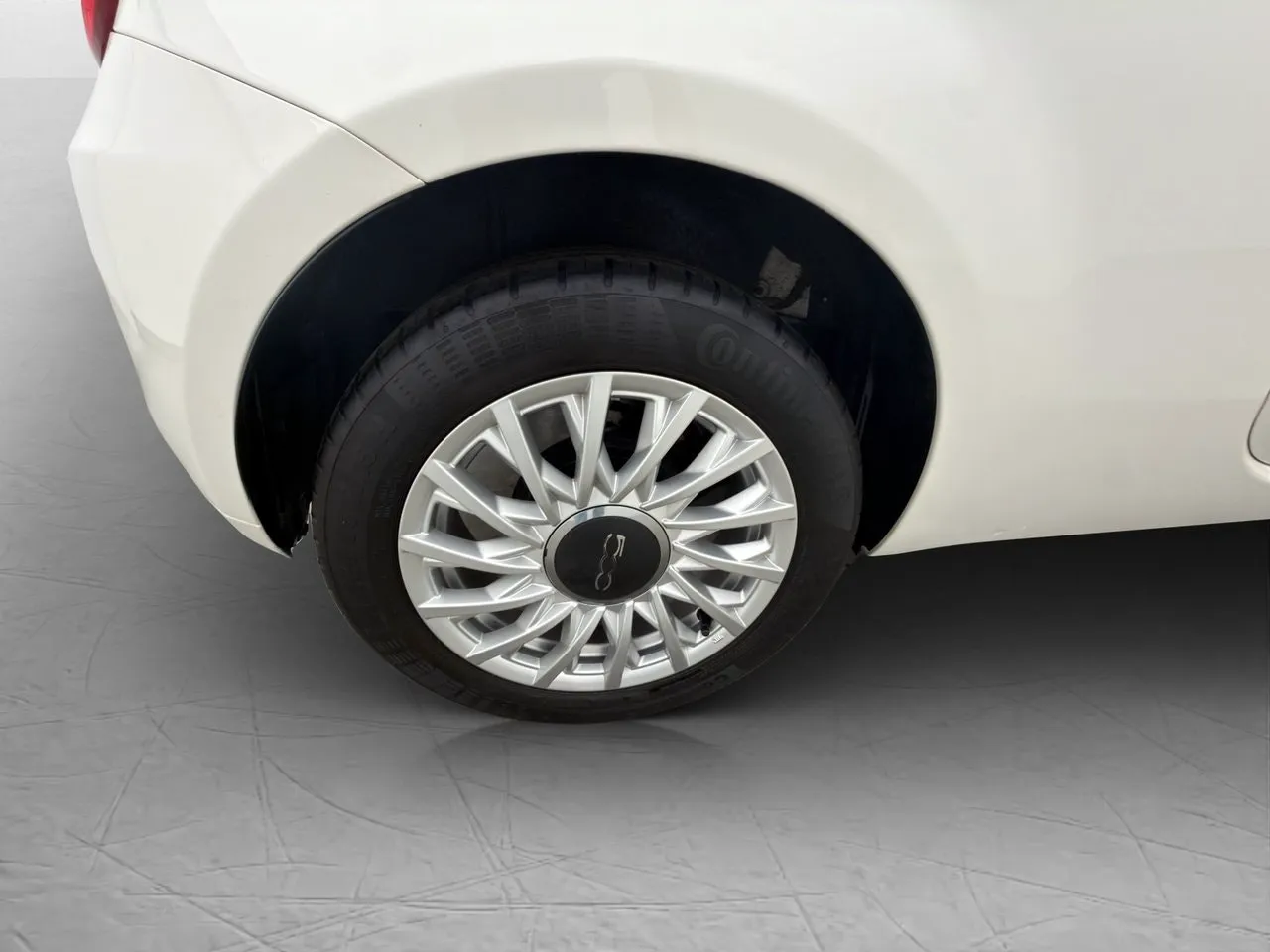 Vehicle image 25