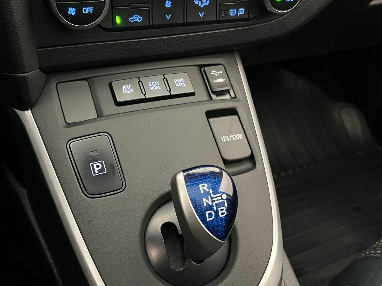 Vehicle image 27