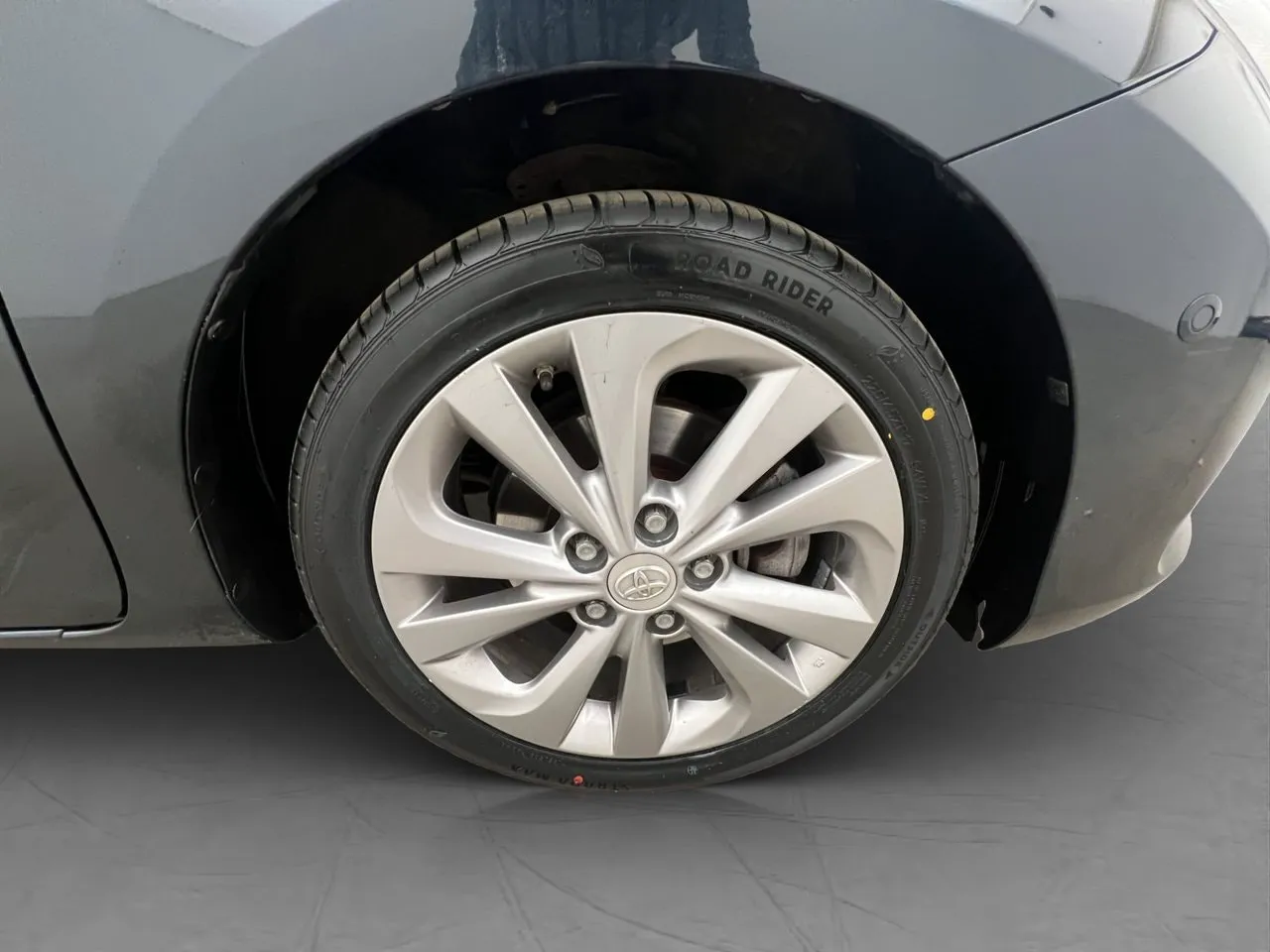 Vehicle image 12