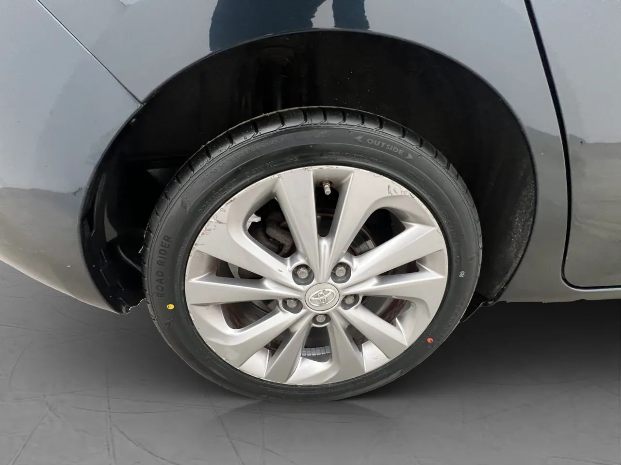 Vehicle image 11