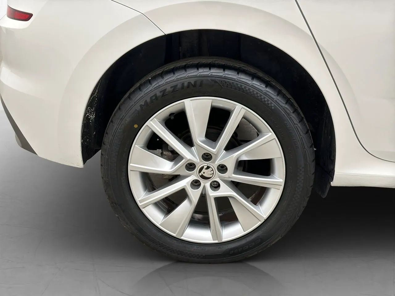 Vehicle image 30