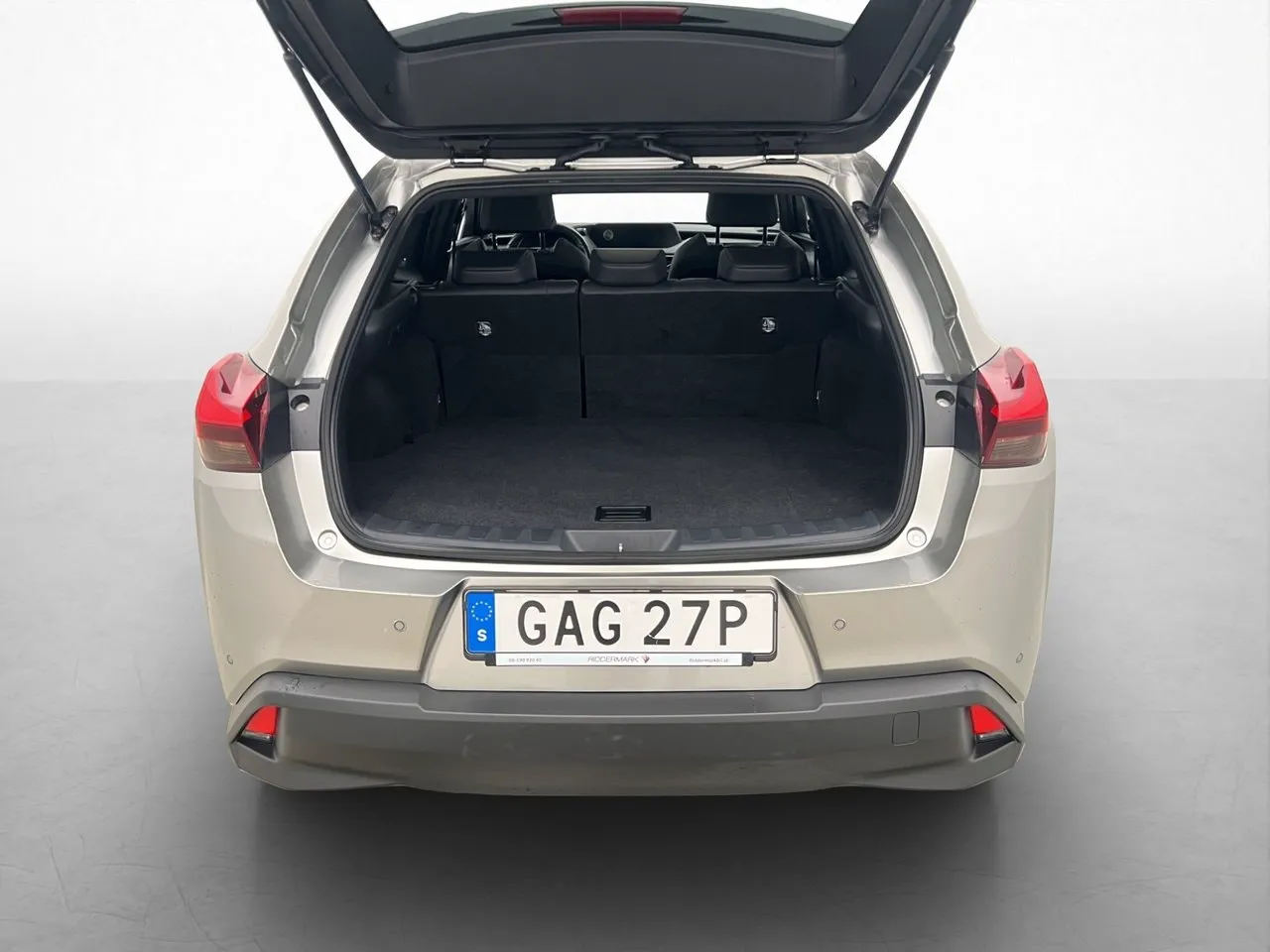 Vehicle image 23