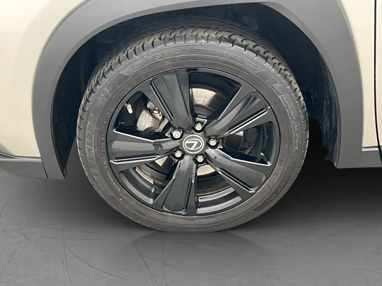 Vehicle image 26