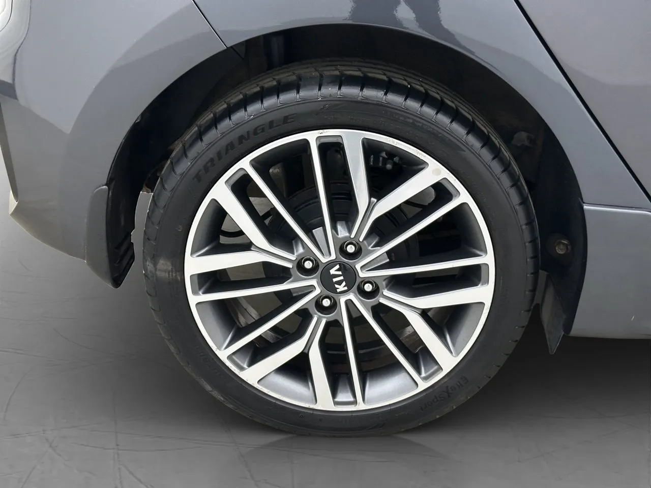 Vehicle image 25
