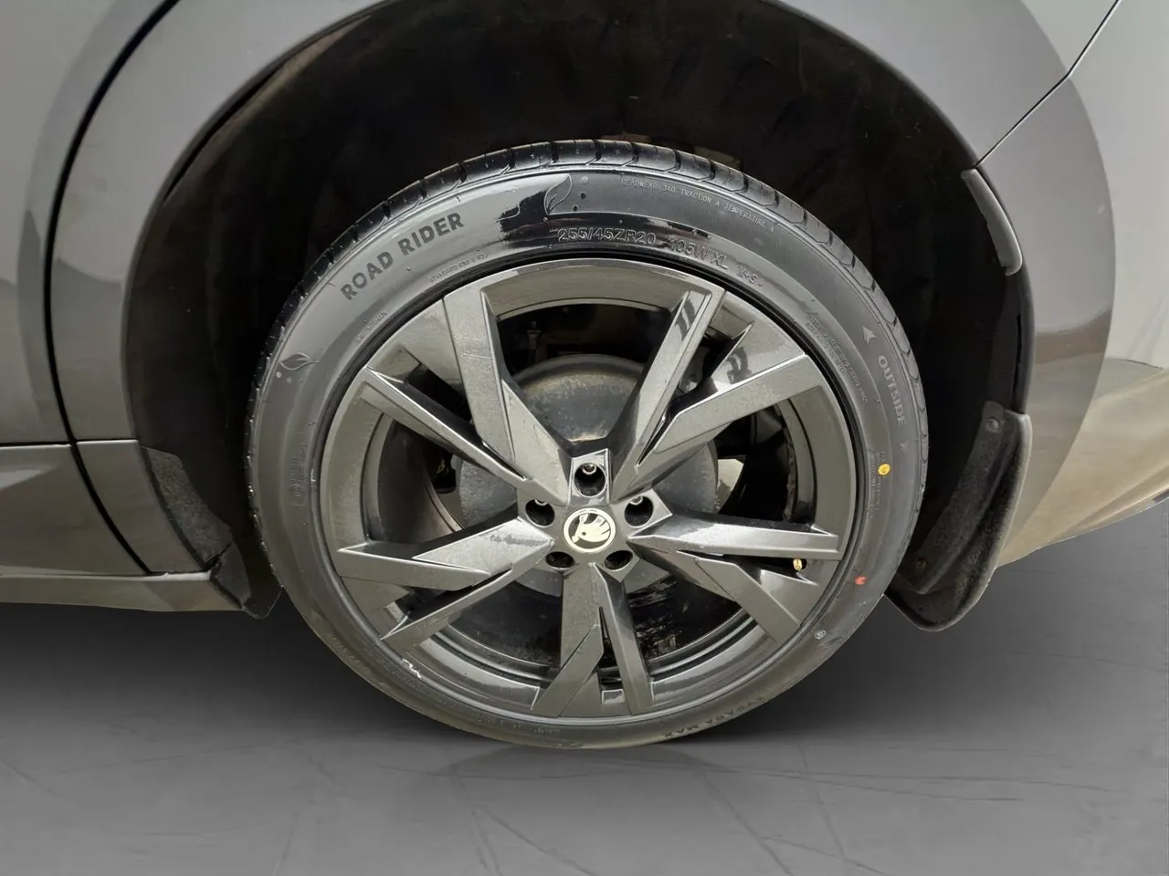 Vehicle image 35