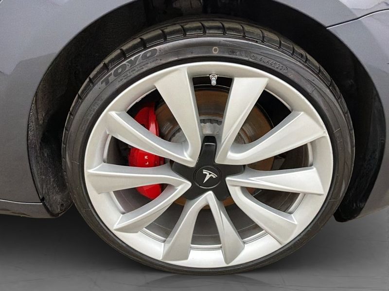 Tesla Model 3 bild 28