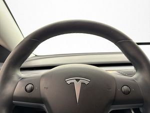 Tesla Model 3 bild 24