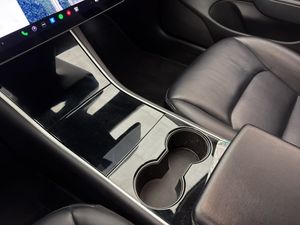 Tesla Model 3 bild 18