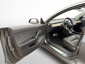 Tesla Model 3 bild 9