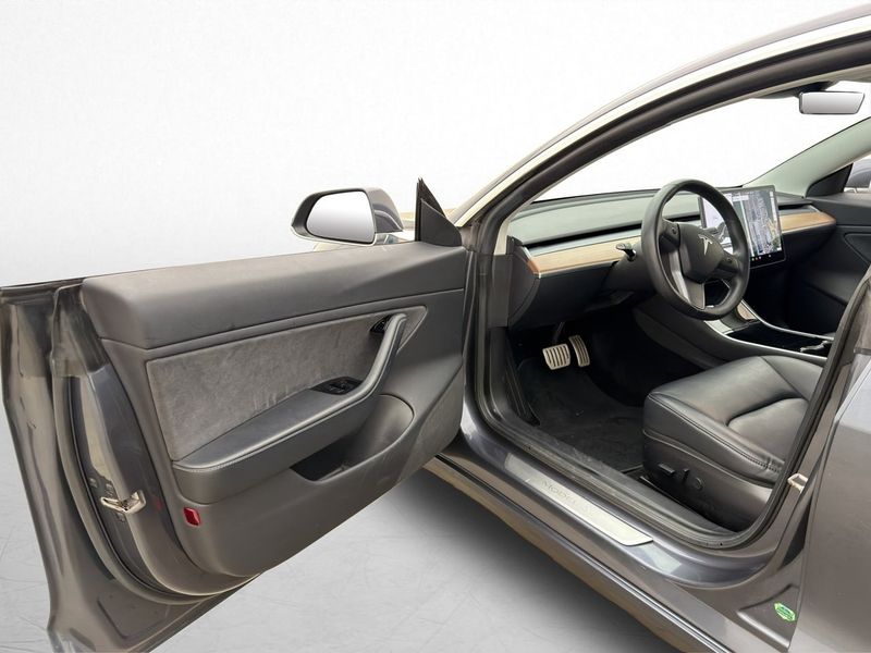 Tesla Model 3 bild 9