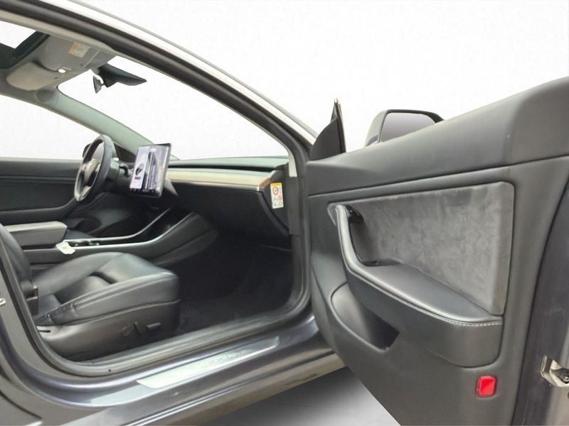 Tesla Model 3 bild 19