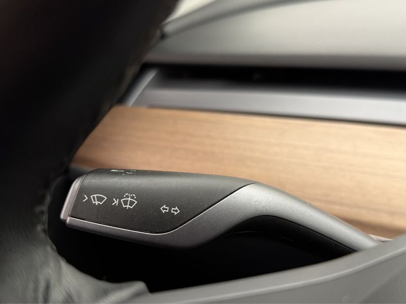 Tesla Model 3 bild 26