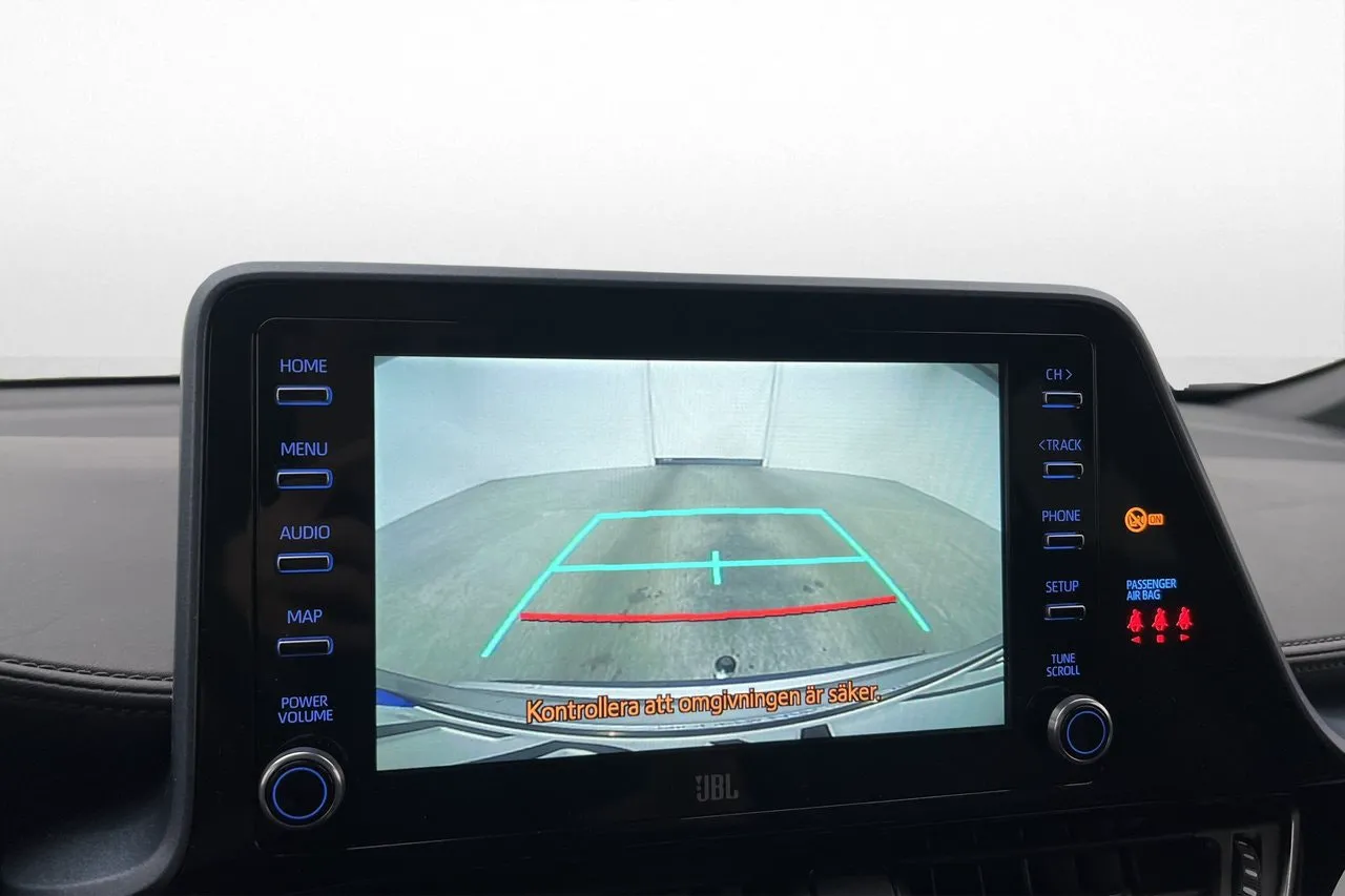 Vehicle image 16