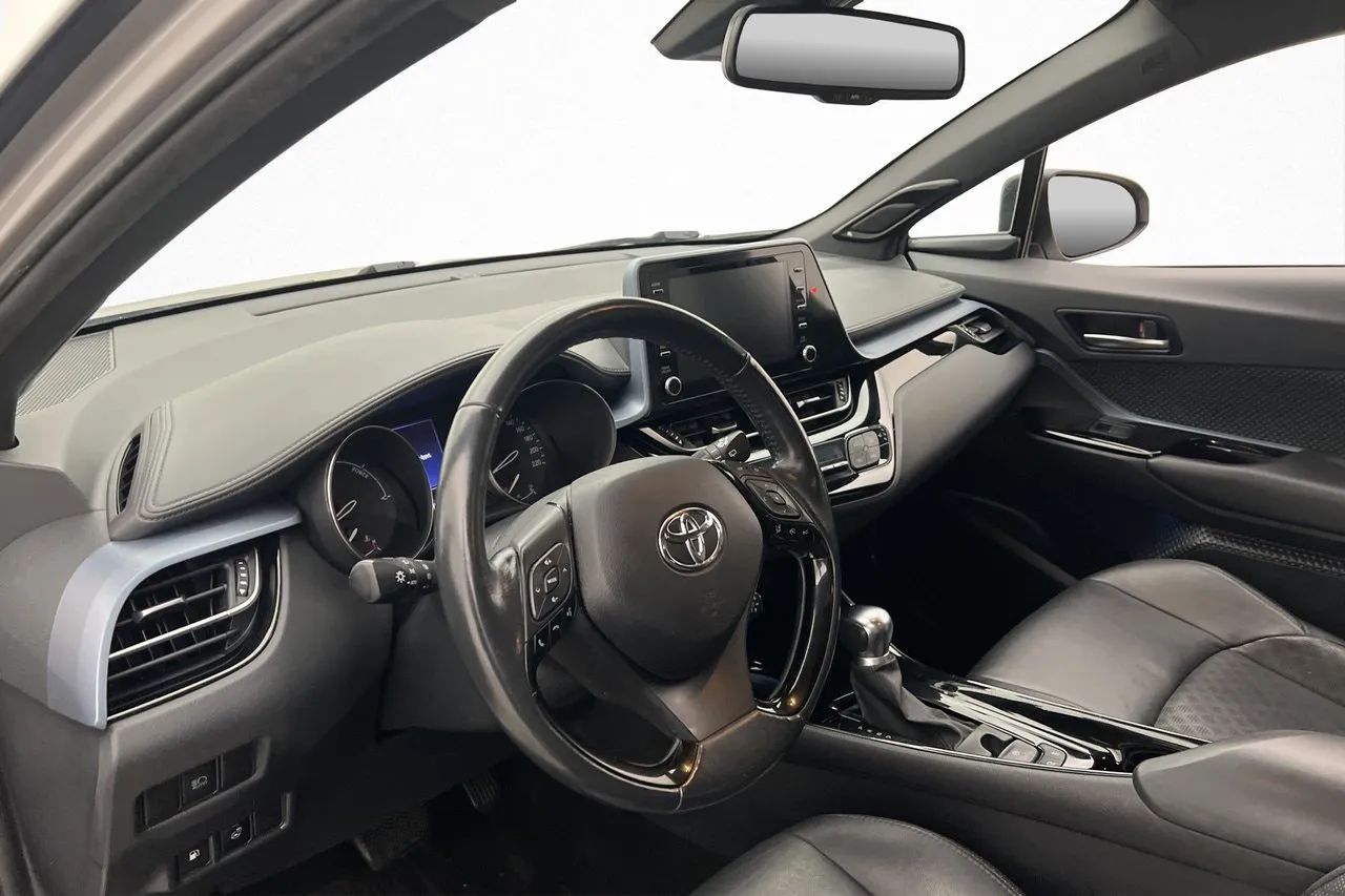 Vehicle image 9