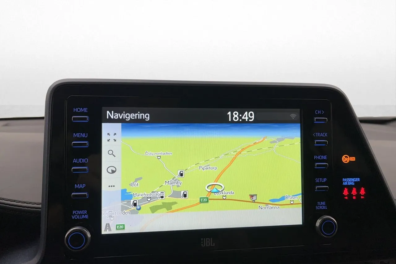 Vehicle image 17