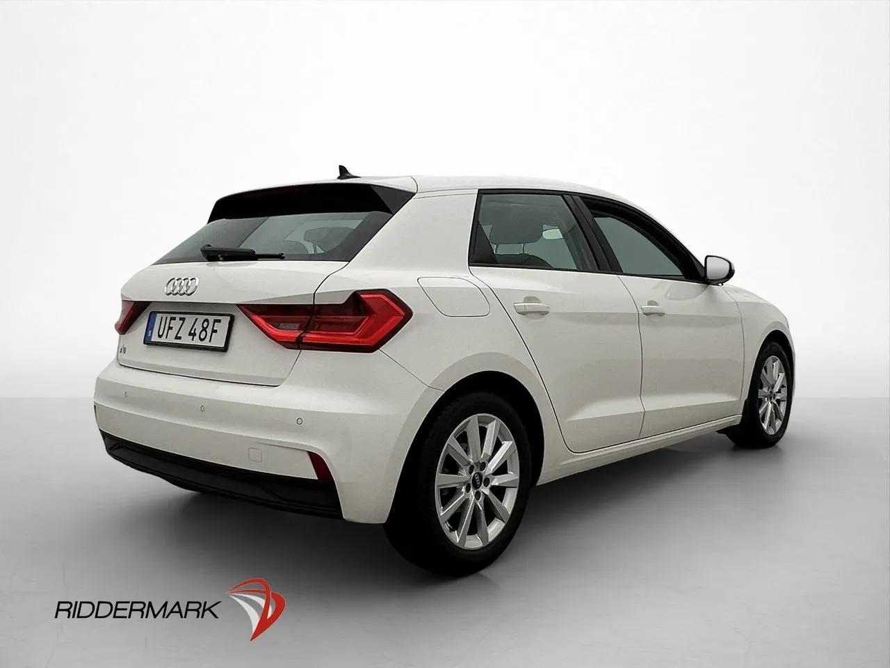 Vehicle image 7