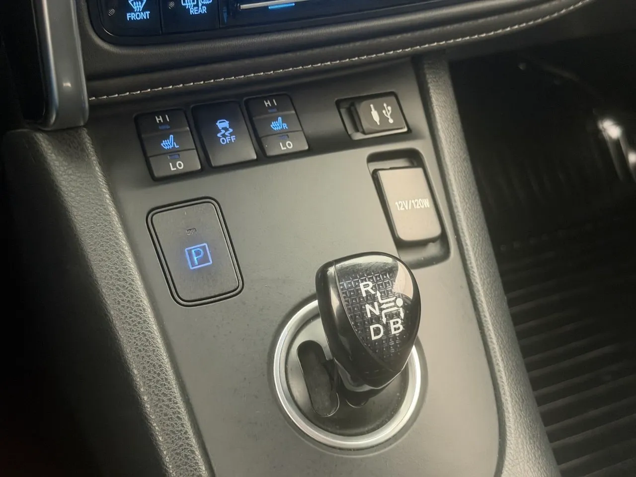 Vehicle image 26