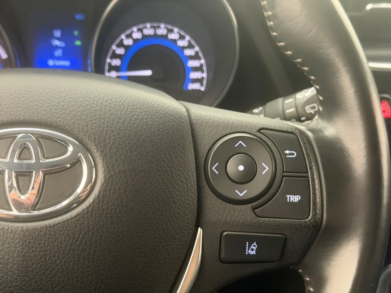 Vehicle image 27