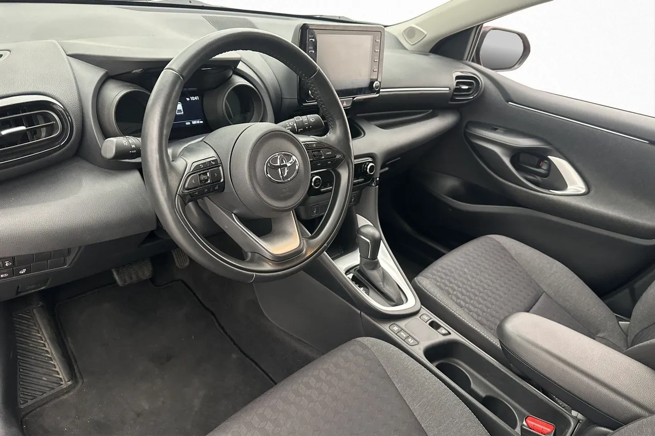 Vehicle image 7
