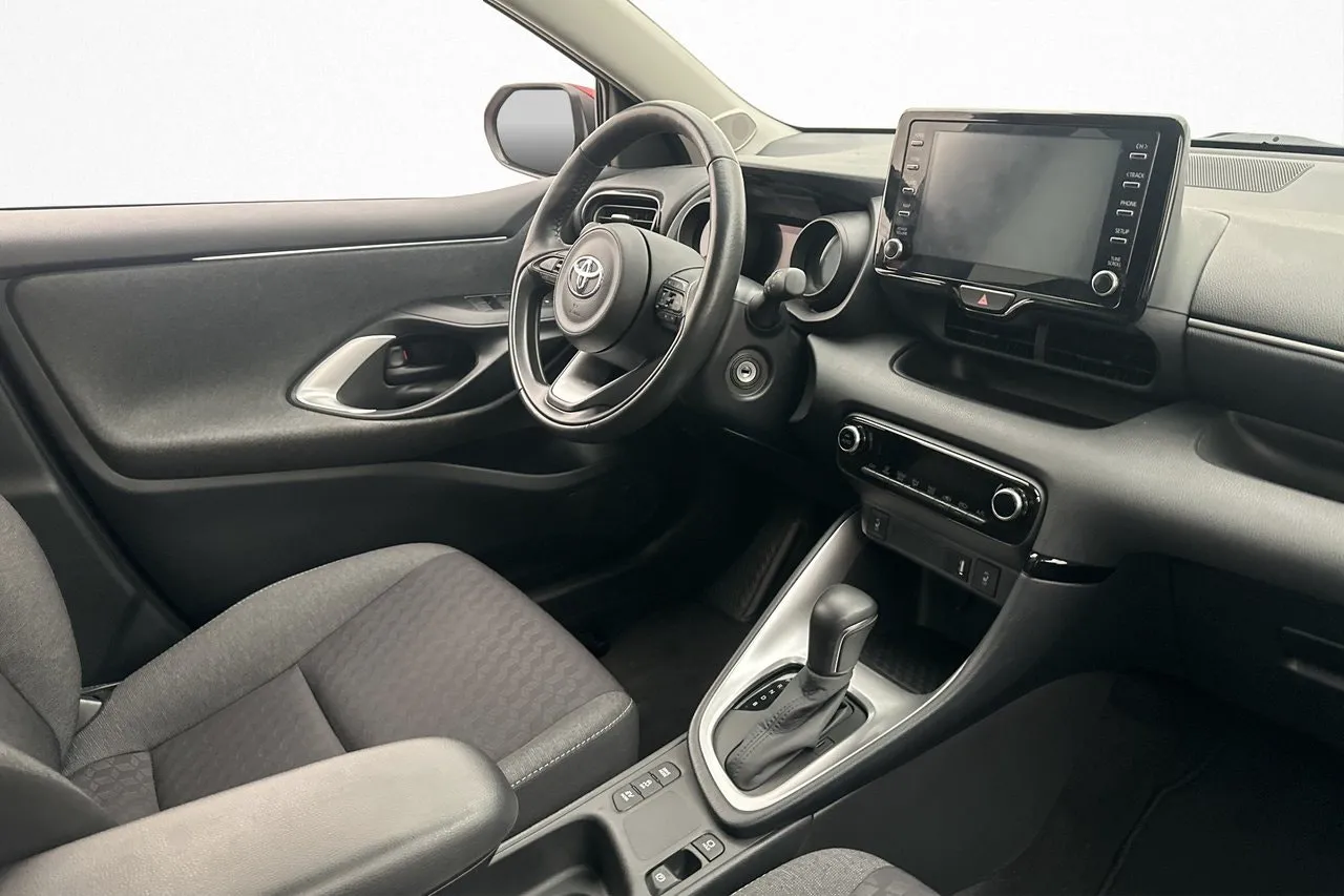 Vehicle image 18