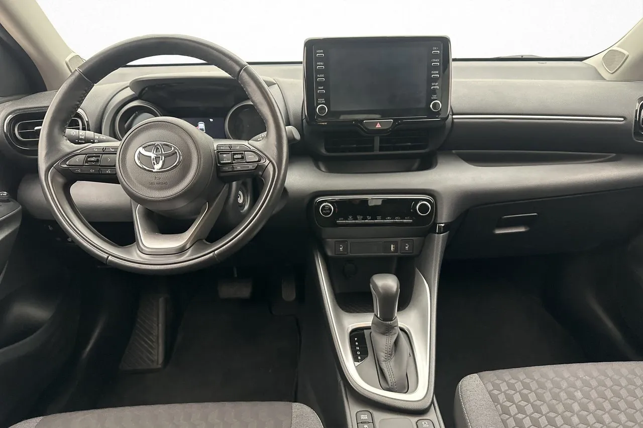 Vehicle image 8