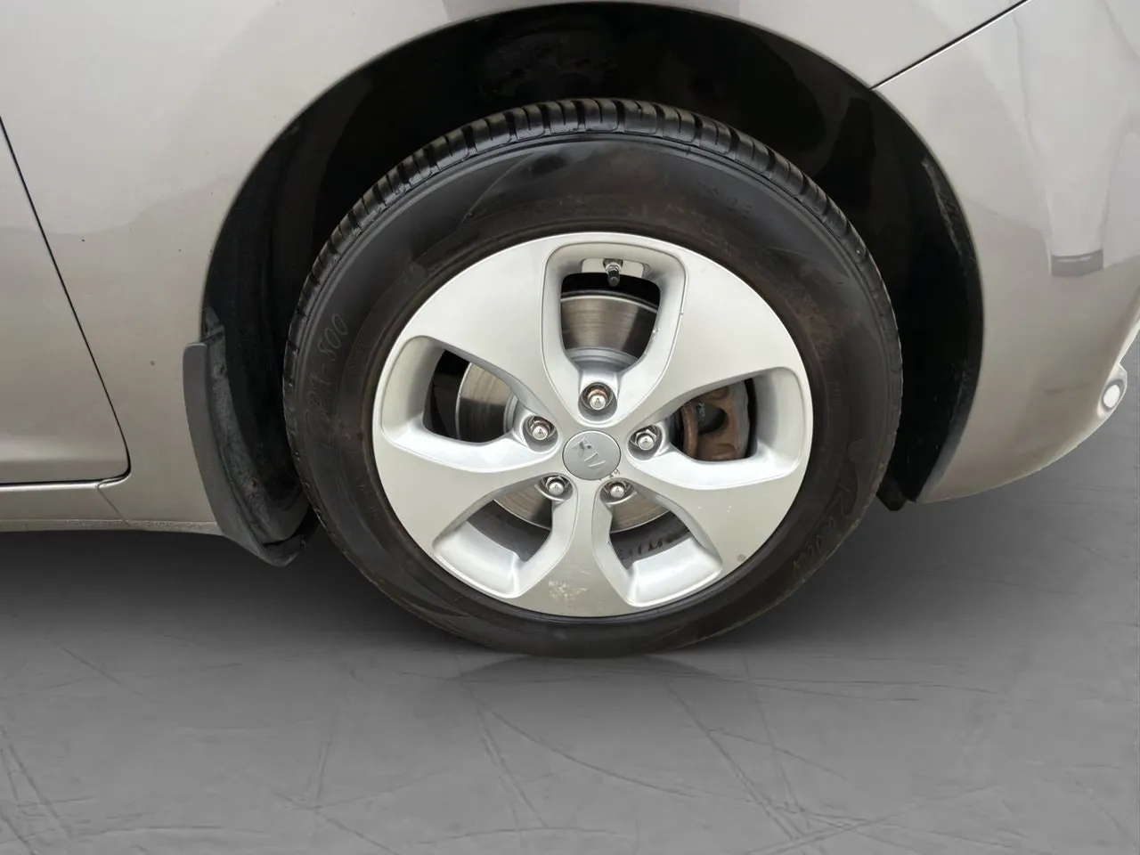 Vehicle image 28
