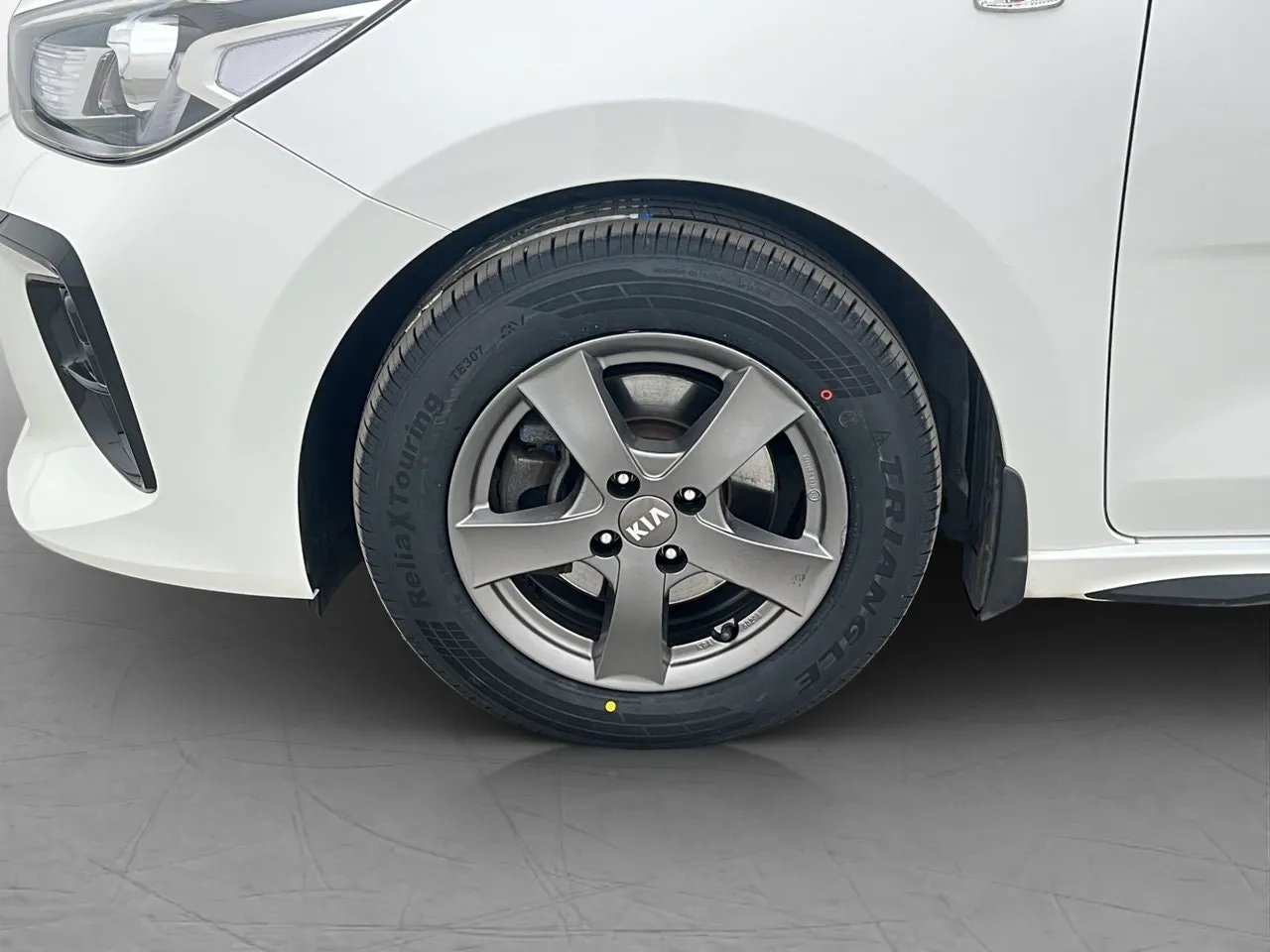 Vehicle image 24