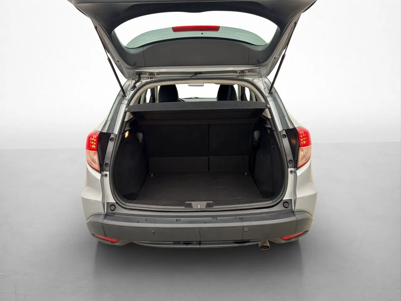 Vehicle image 18