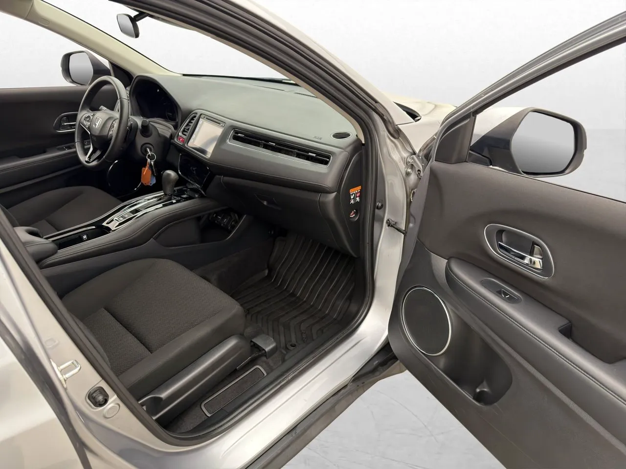 Vehicle image 16