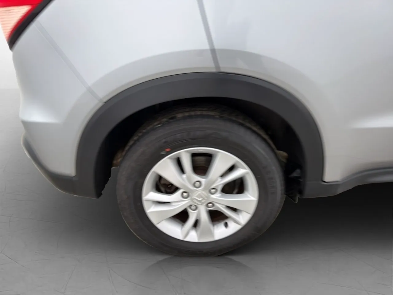 Vehicle image 21