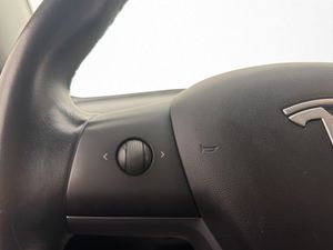 Tesla Model 3 bild 15