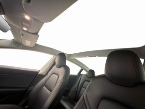 Tesla Model 3 bild 12