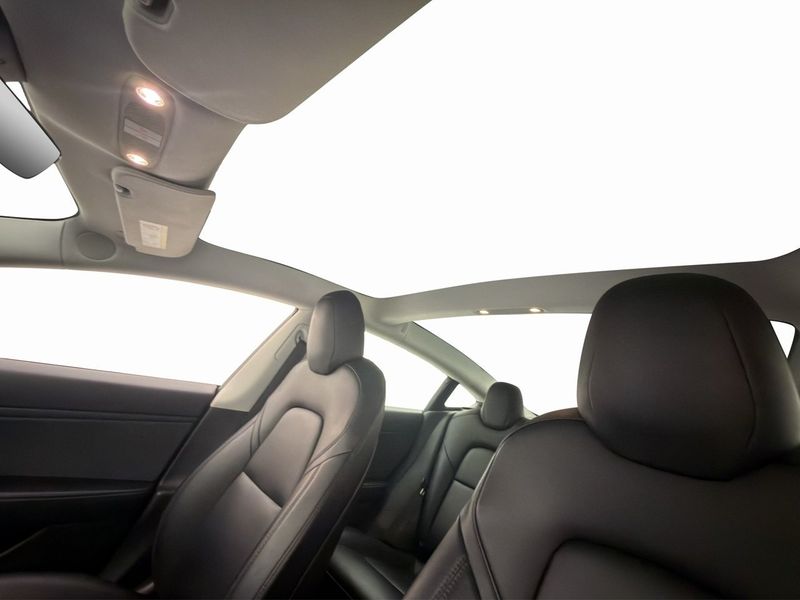 Tesla Model 3 bild 12