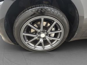 Tesla Model 3 bild 31