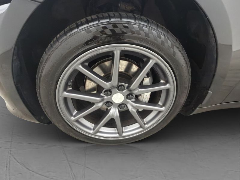 Tesla Model 3 bild 31